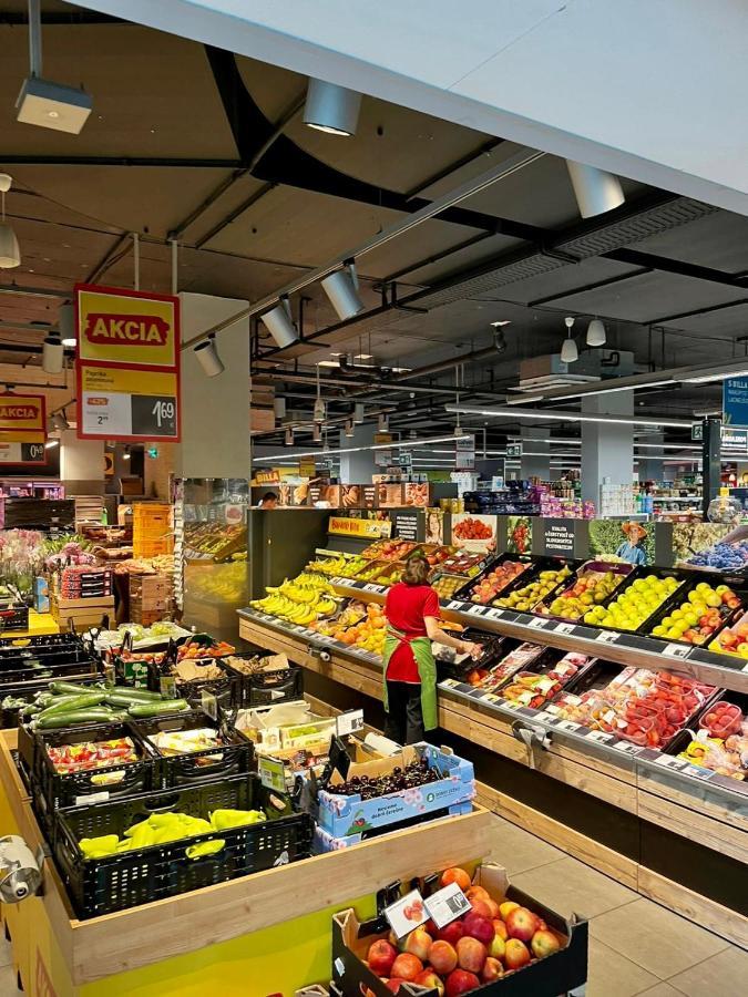 De Luxe 4 May Plaza Μπρατισλάβα Εξωτερικό φωτογραφία